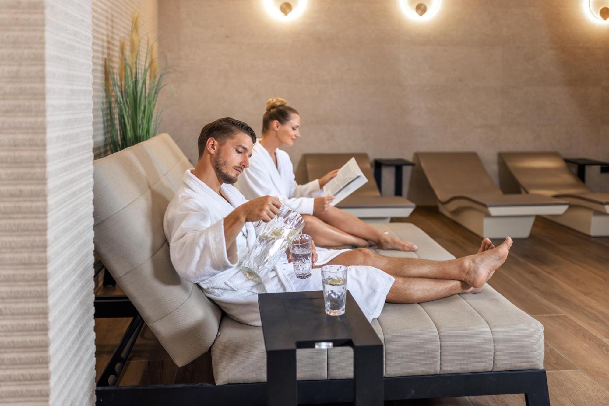 Hilton Rijeka Costabella Beach Resort And Spa المظهر الخارجي الصورة Spa