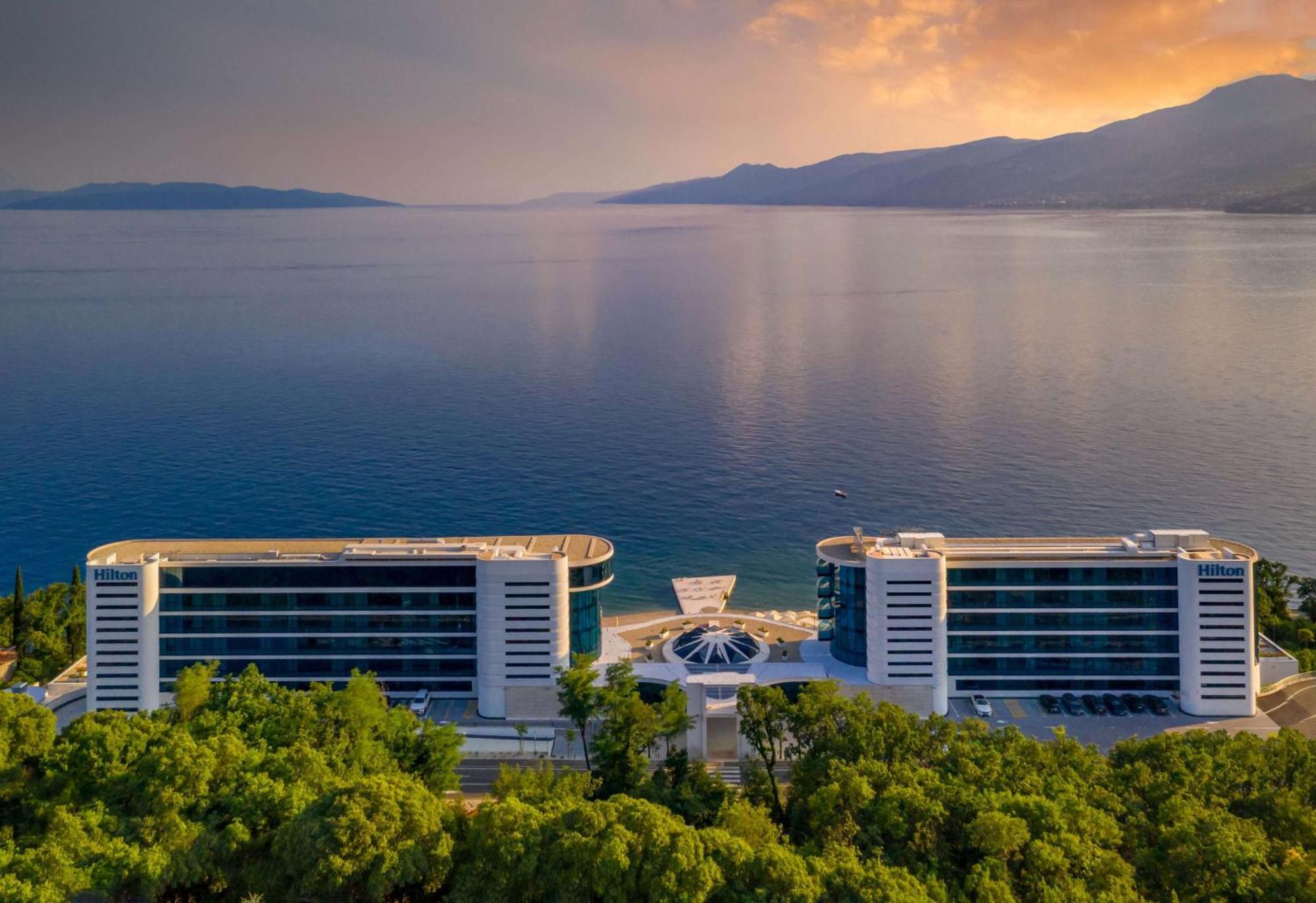 Hilton Rijeka Costabella Beach Resort And Spa المظهر الخارجي الصورة View of the hotel