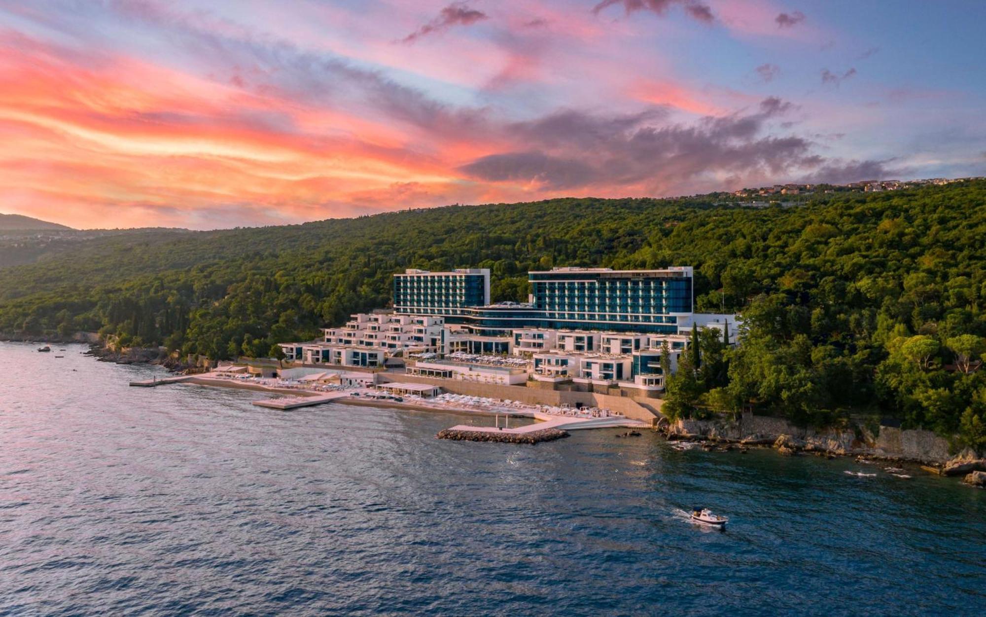 Hilton Rijeka Costabella Beach Resort And Spa المظهر الخارجي الصورة