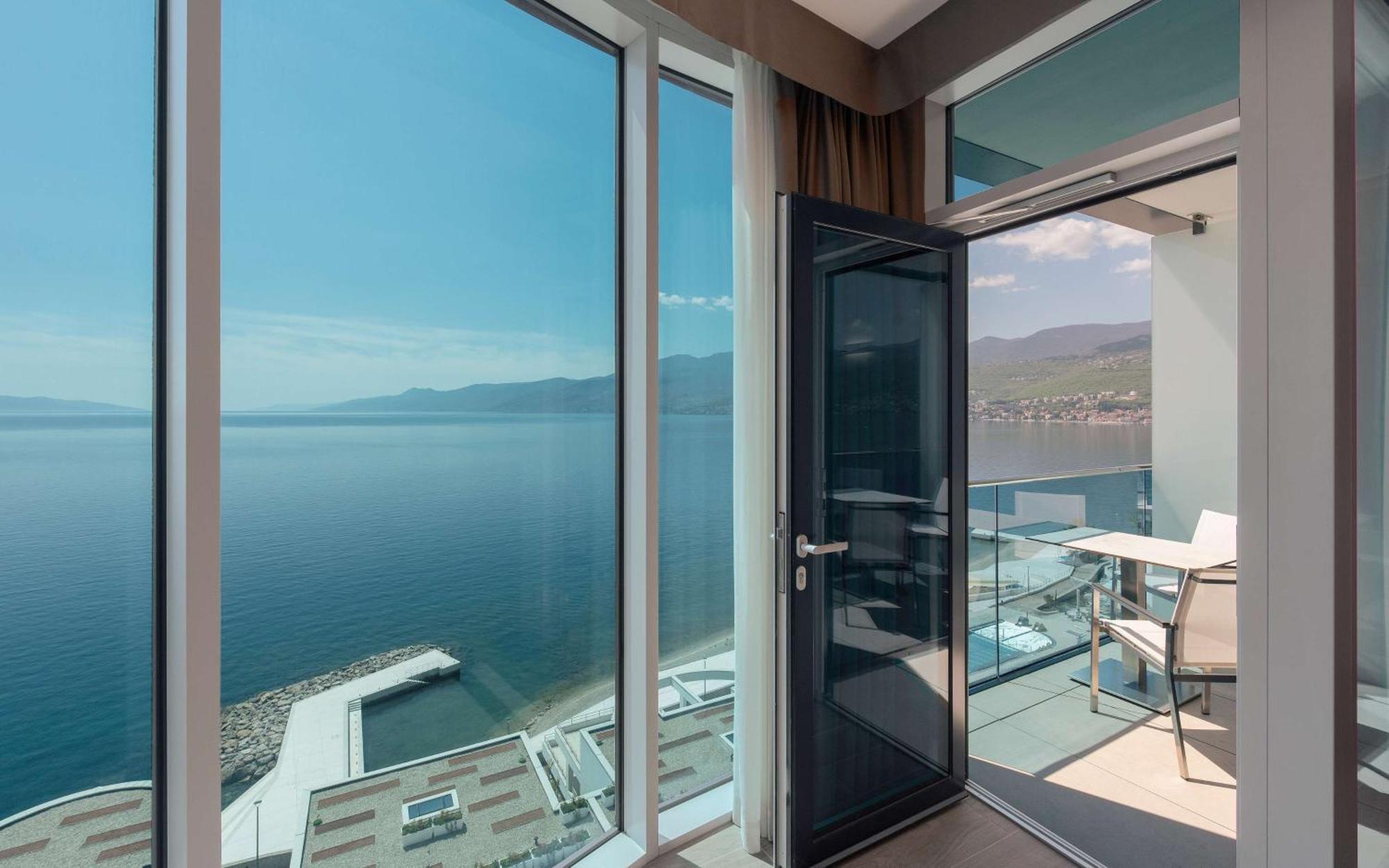Hilton Rijeka Costabella Beach Resort And Spa المظهر الخارجي الصورة