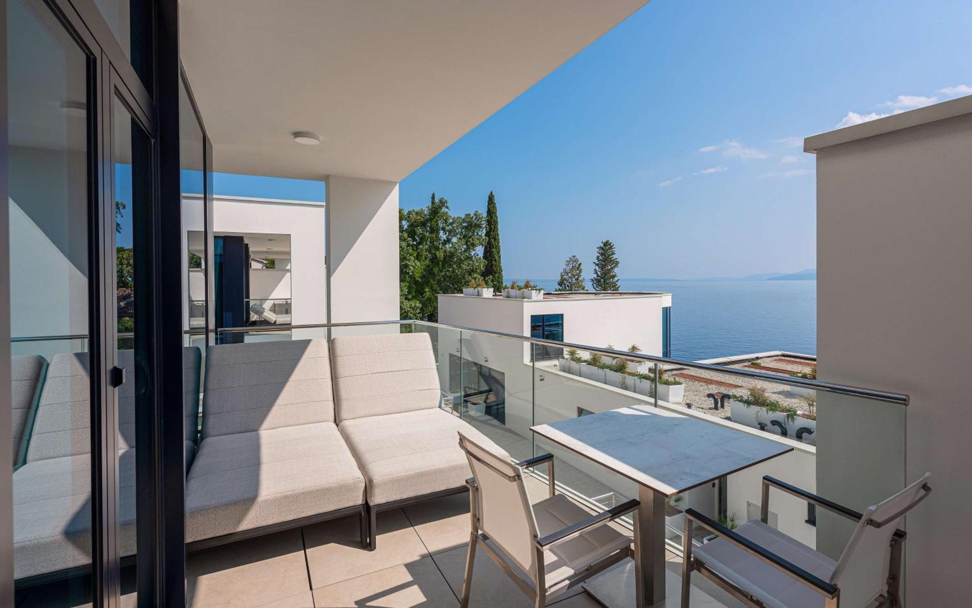 Hilton Rijeka Costabella Beach Resort And Spa المظهر الخارجي الصورة